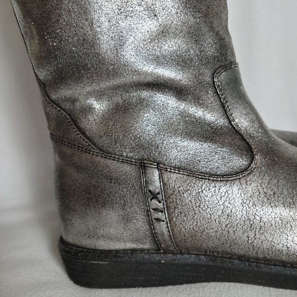 Trask Audra Silver Pewter shiny Shearling lined boots - Picture 3 of 16